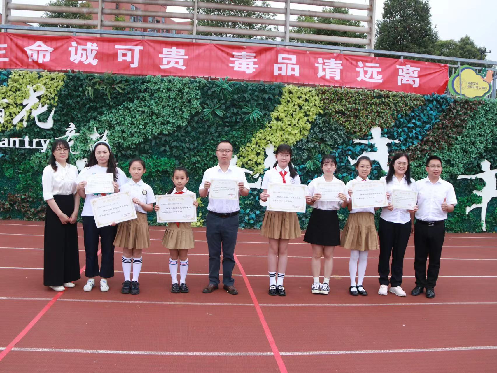 8be76373d6b37e19c7a8141bf6ba0f6.jpg